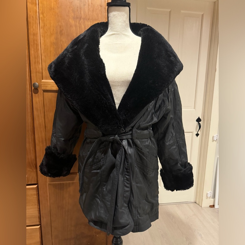 Vintage luxe black leather jacket with faux fur